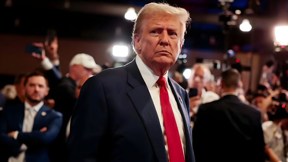 Dow Futures Tumble on Trump’s Tariff, CoreWeave Plunges