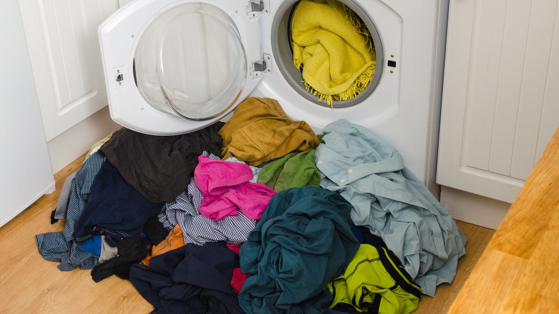 The Consequences of Overloading Your Washing Machine: 7 Harmful Effects of Stuffing in Laundry